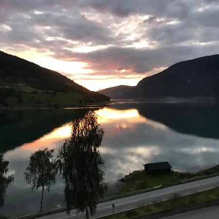 Panorama Fjord Olden Apartment Exterior photo